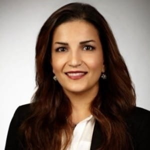 Smiling headshot of UTD MBA Alumnus Newsha Mirzaei
